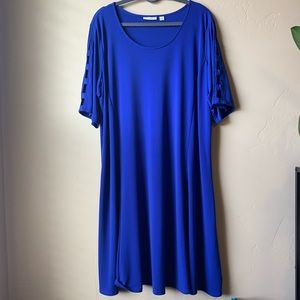 Beautiful blue dress with sleeve details